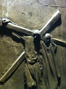 ayudando a llevar la Cruz Sta Adela Canillejas